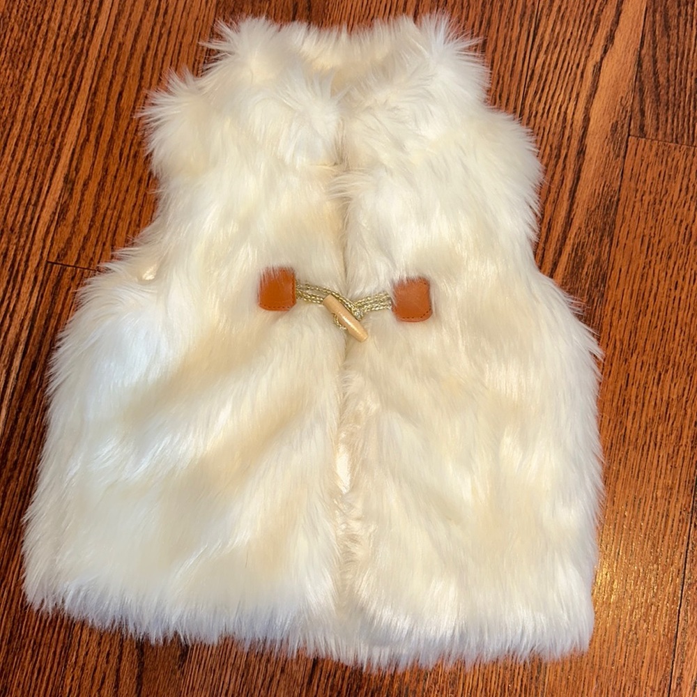 Andy & Evan -off white faux fur vest - size 3T
